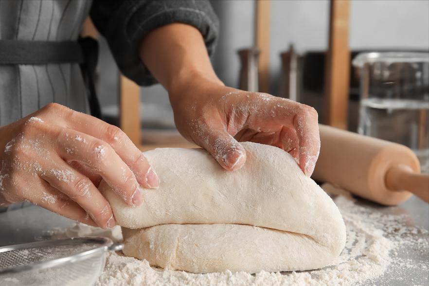 买面粉怎么区分高筋中筋低筋,超市买的面粉是高筋还是低筋