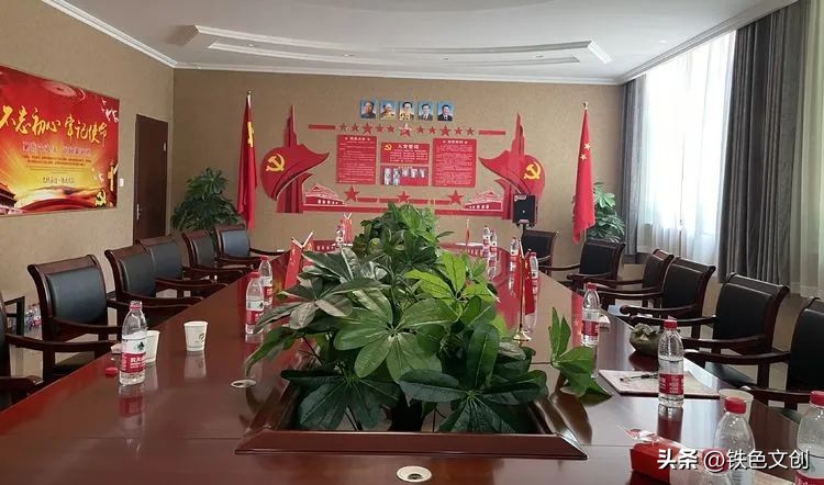 邢台铁道兵部分老战友举行庆八一活动：风雨同舟兵心依旧