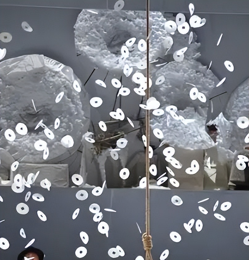 上坟烧冥币哪个面额大,烧冥币是封建迷信吗