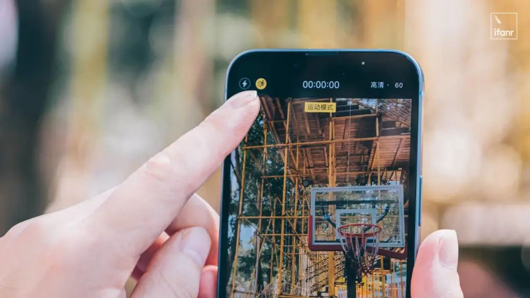 iphone14体验对比iphone14pro,iphone14体验视频