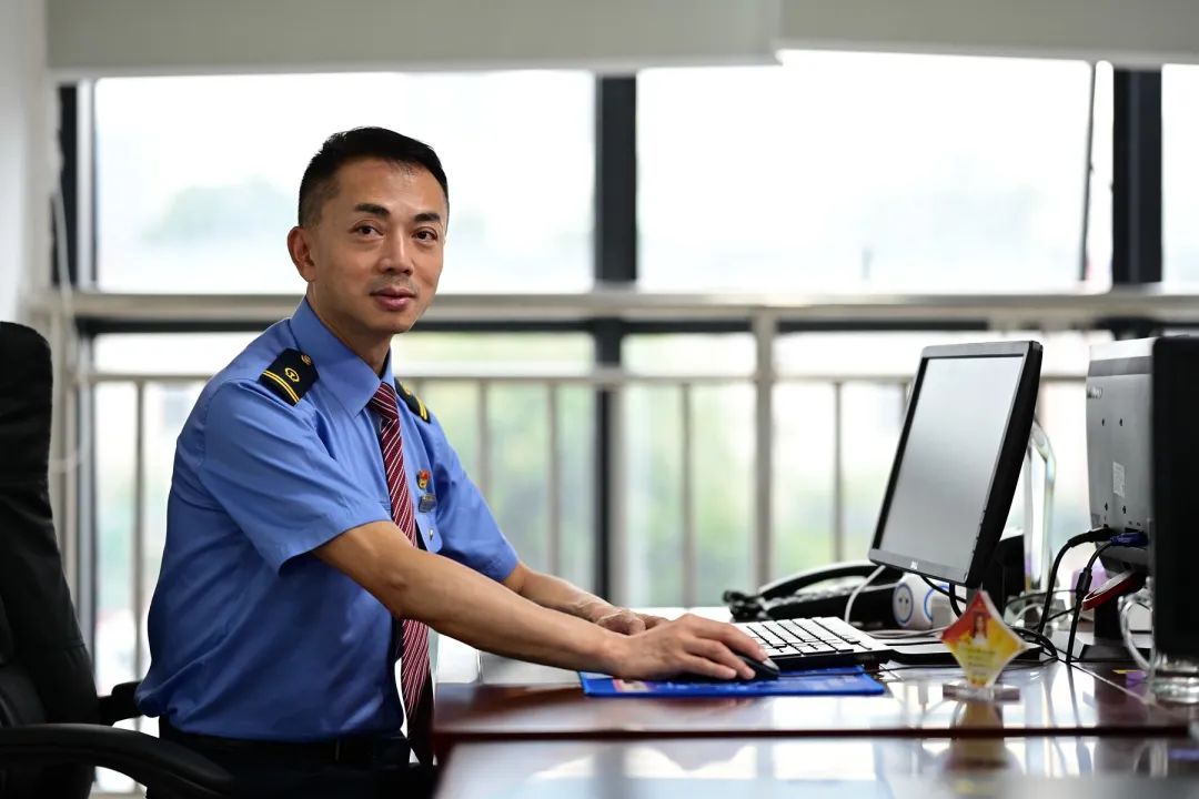 情暖“双城Bus”，“桂大哥”的*党**建之旅