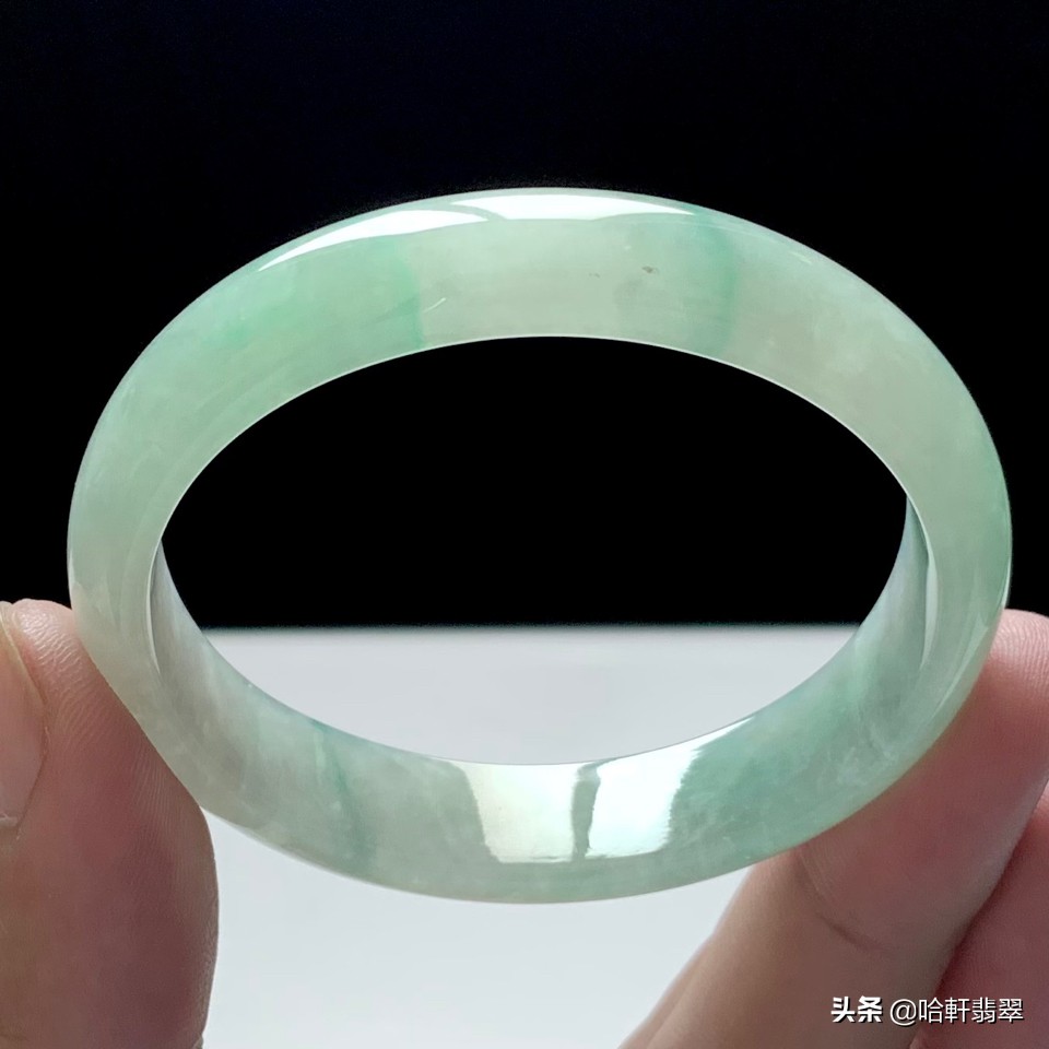 5000左右的糯种翡翠手镯,5000预算能买到什么玉手镯