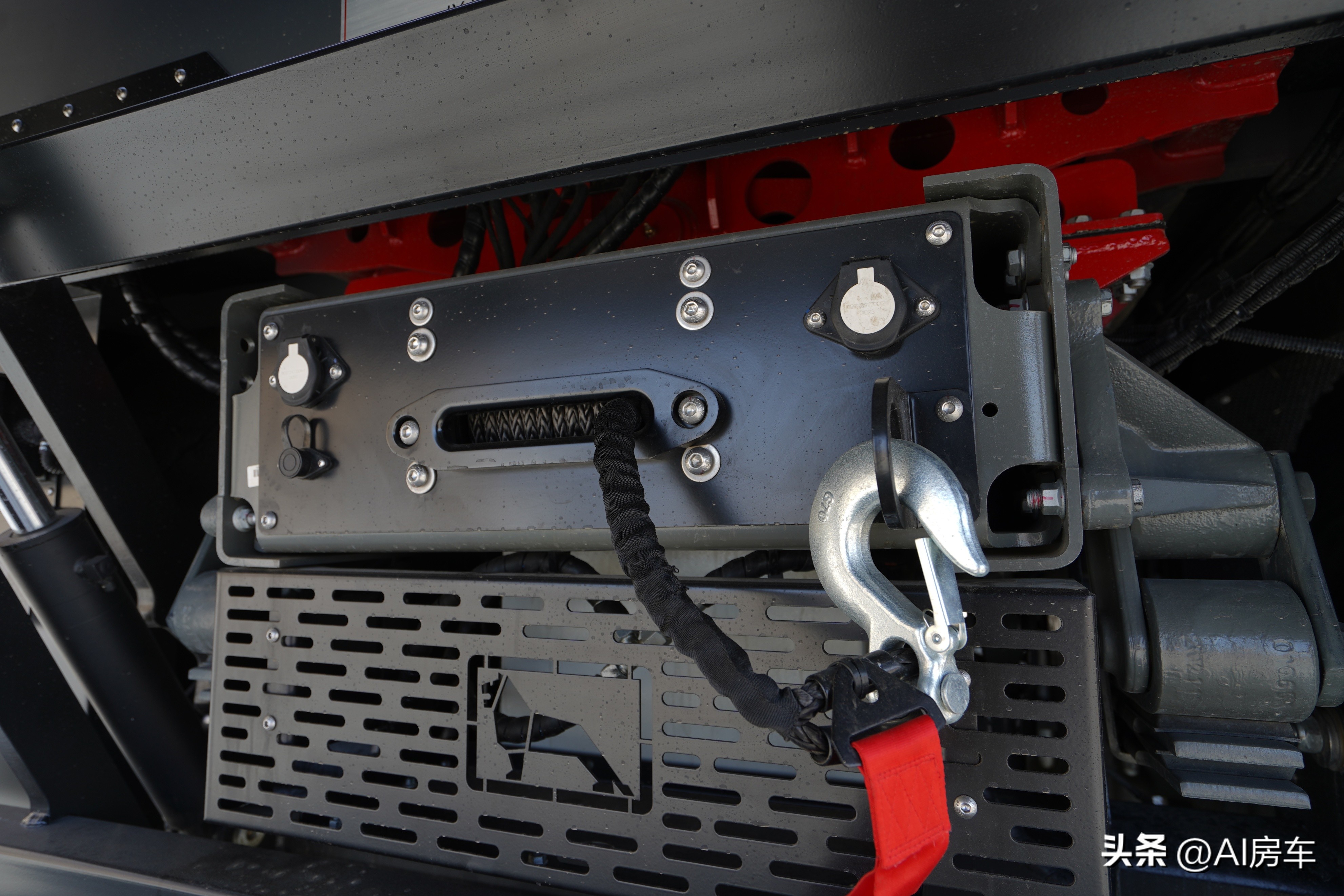 C2本能开的国产军卡型大房车！吃住，越野小意思，还能组团开聚会