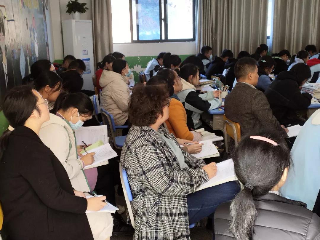 赣州市第八中：提质增效促“双减”学生减负不减乐