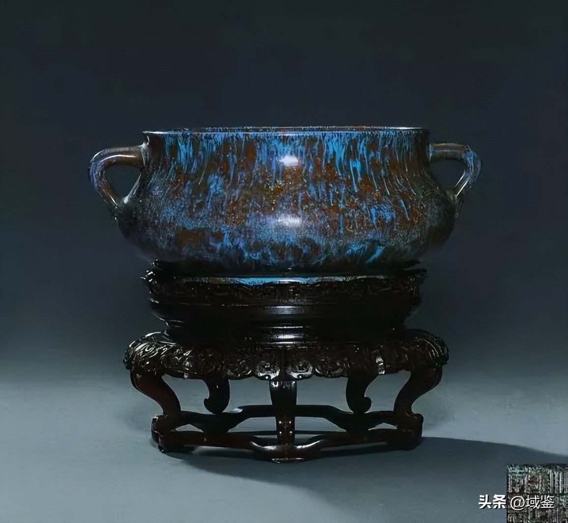 明清孔雀蓝釉仰莲纹执壶,明清翠青釉官窑瓷器鉴赏