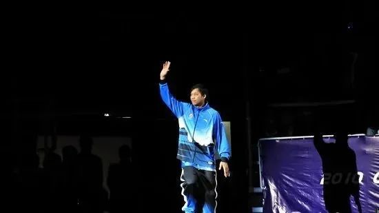 又拿下总冠军！40岁单场25分！真是中国第一摇摆人