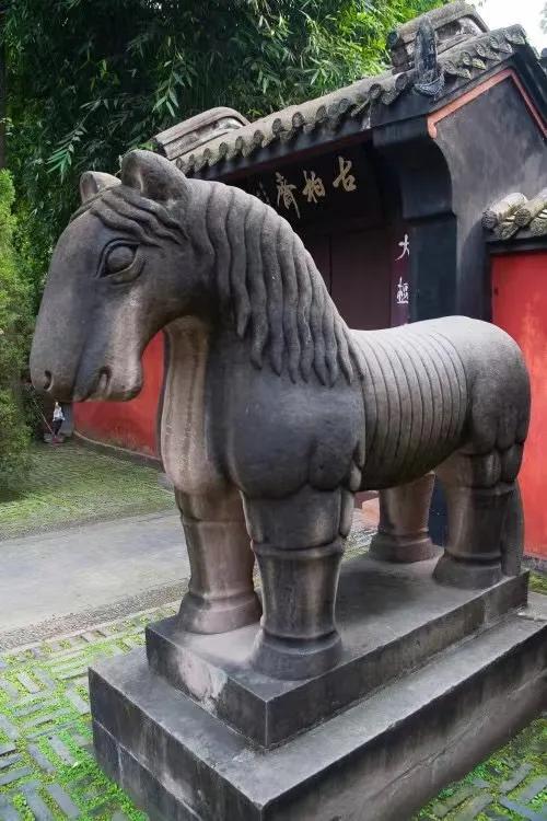 南阳武侯祠千古绝对,武侯祠千古祠堂