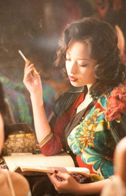 倪妮和井柏然哪一年分手的,倪妮先跟冯绍峰还是井柏然