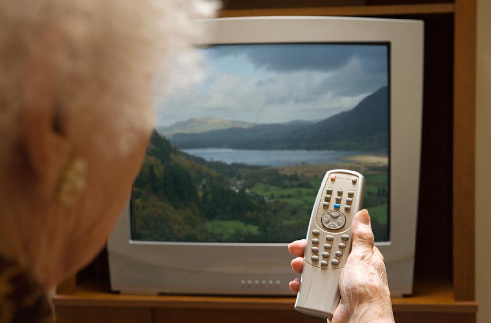 电视机价格为什么下降这么多,电视机价格变化的原因