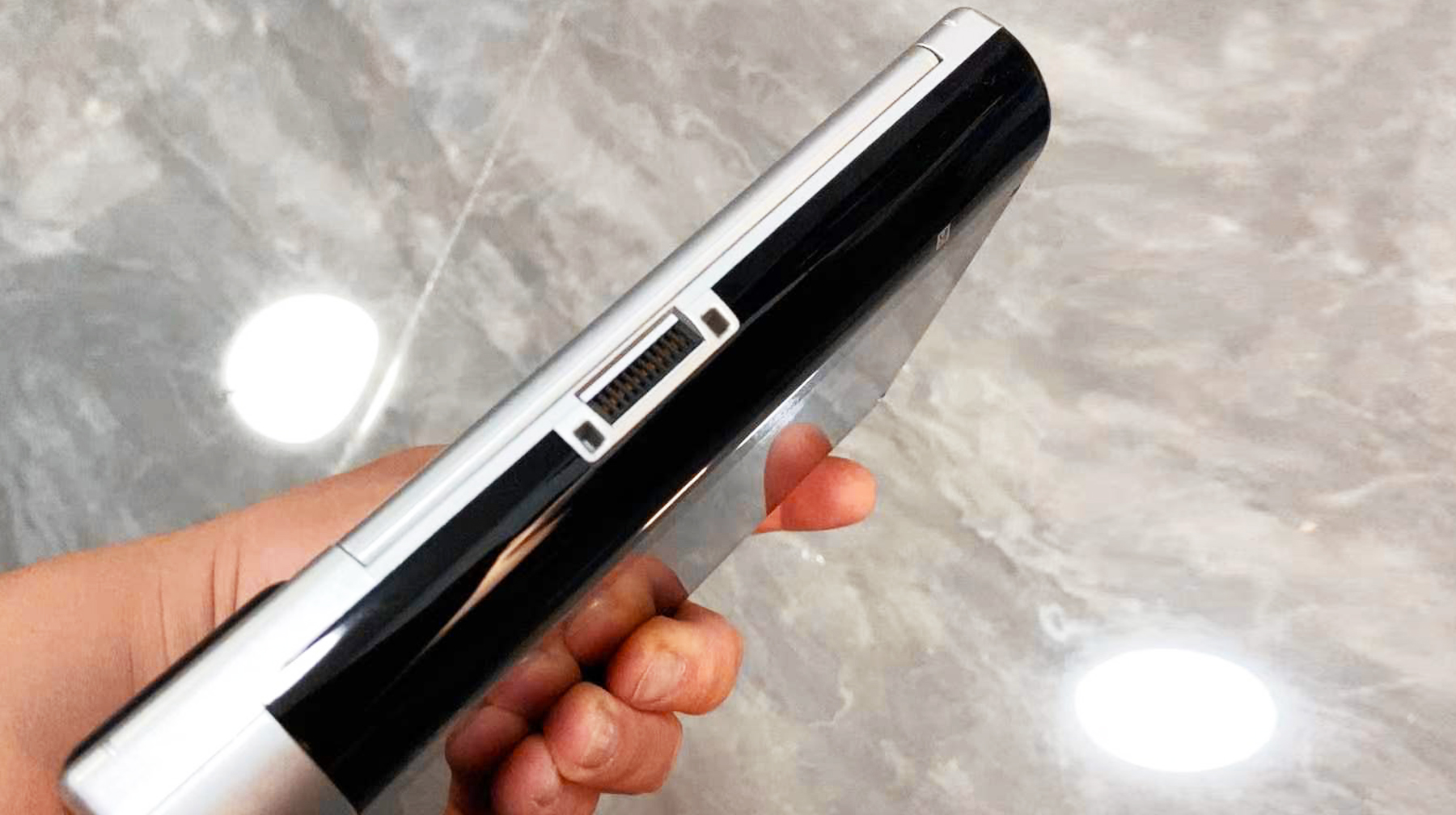 外观像mp4的手机,特别像mp4的手机