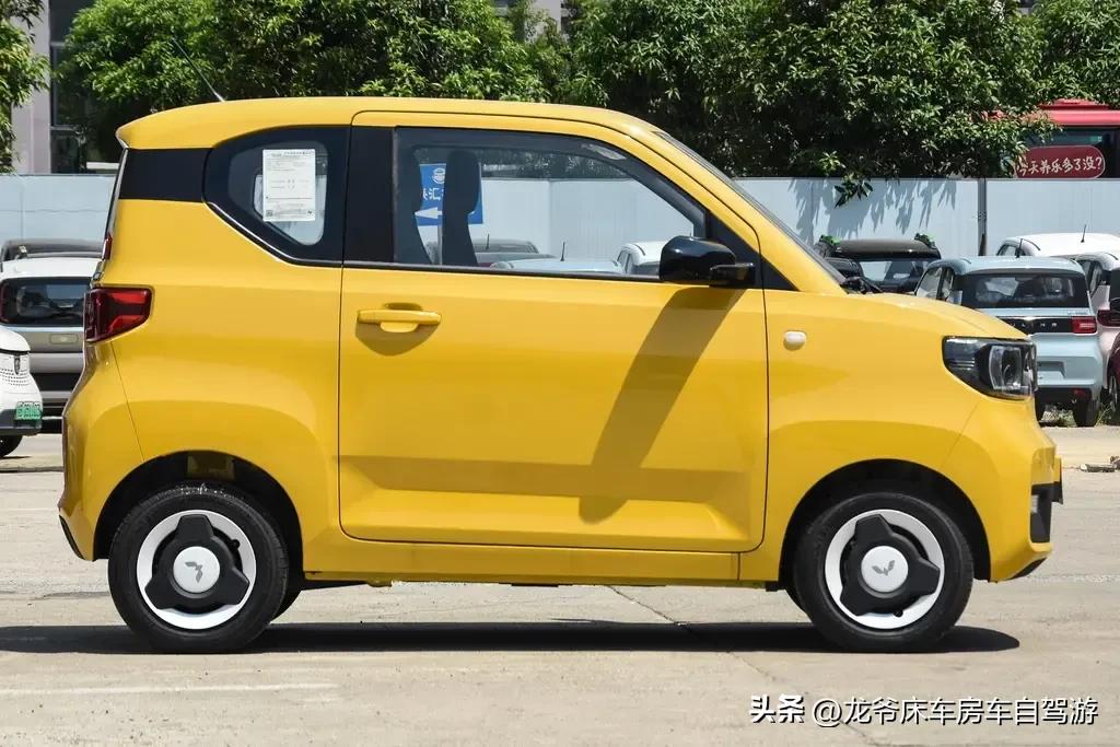 宏光miniev牛油果绿黑顶续航测评,宏光miniev皮卡丘方案