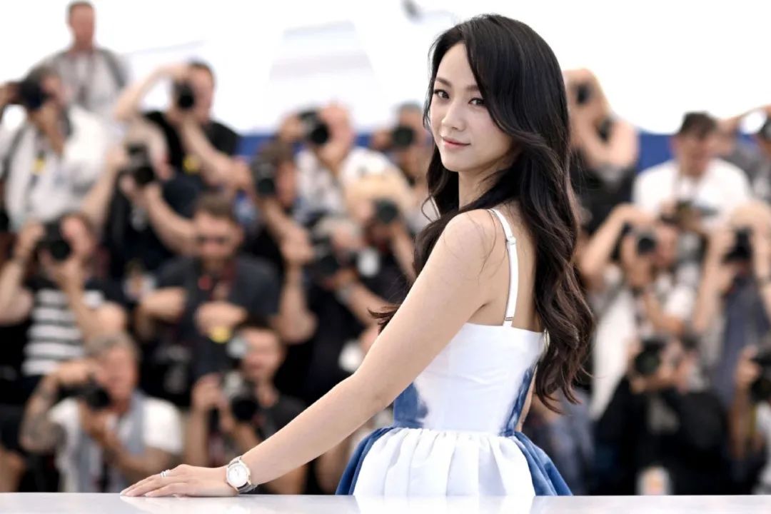 被吐槽“尿频”汤唯现场落泪，产后尿频、漏尿应当被知道得更多..