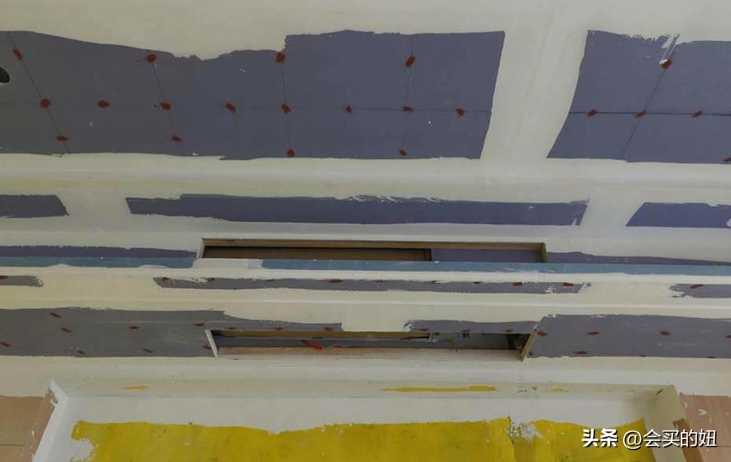 刮腻子怎么避免刷到玻璃上,刮腻子遇到坑怎么办