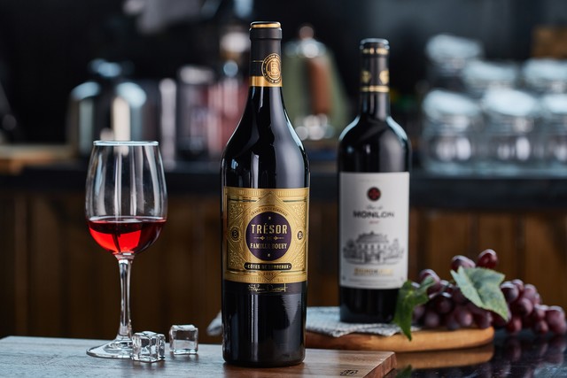 怎样选购进口干红葡萄酒,葡萄酒的选购技巧与品牌推荐