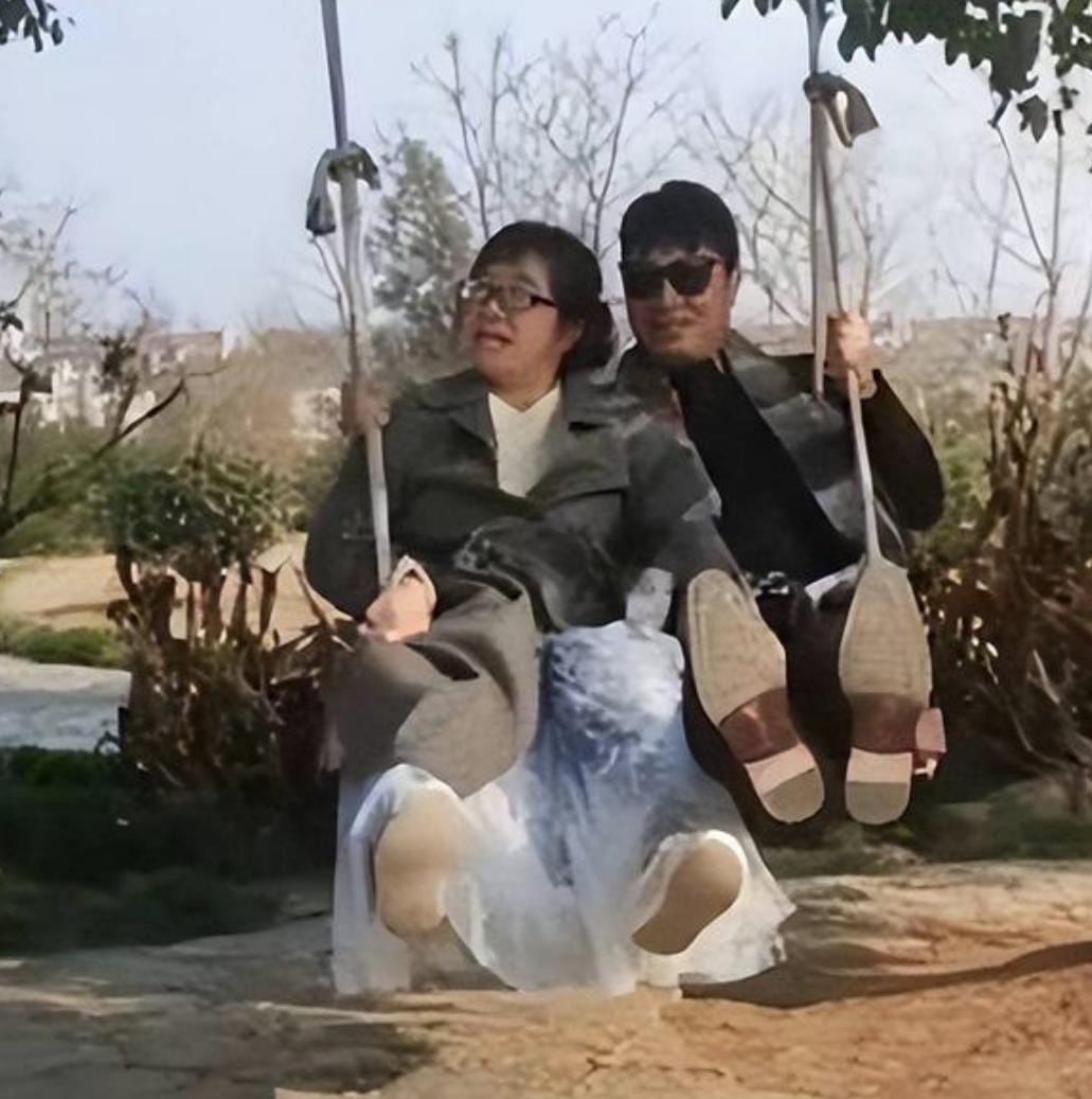 余秀华被小丈夫家暴抛弃,余秀华称被丈夫家暴最新消息