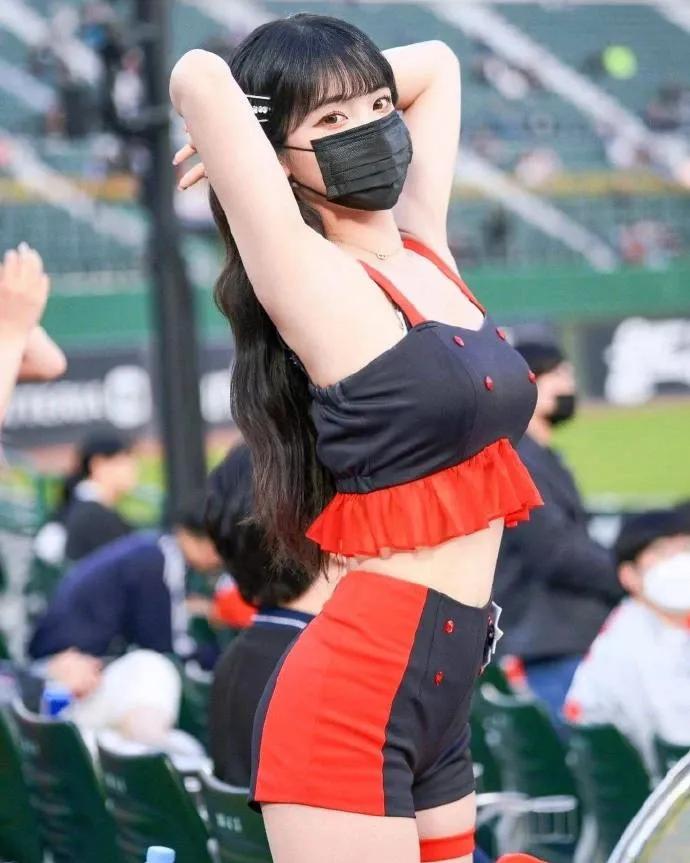 世界杯韩国拉拉队队长李多惠,韩国世界杯足球赛拉拉队队长