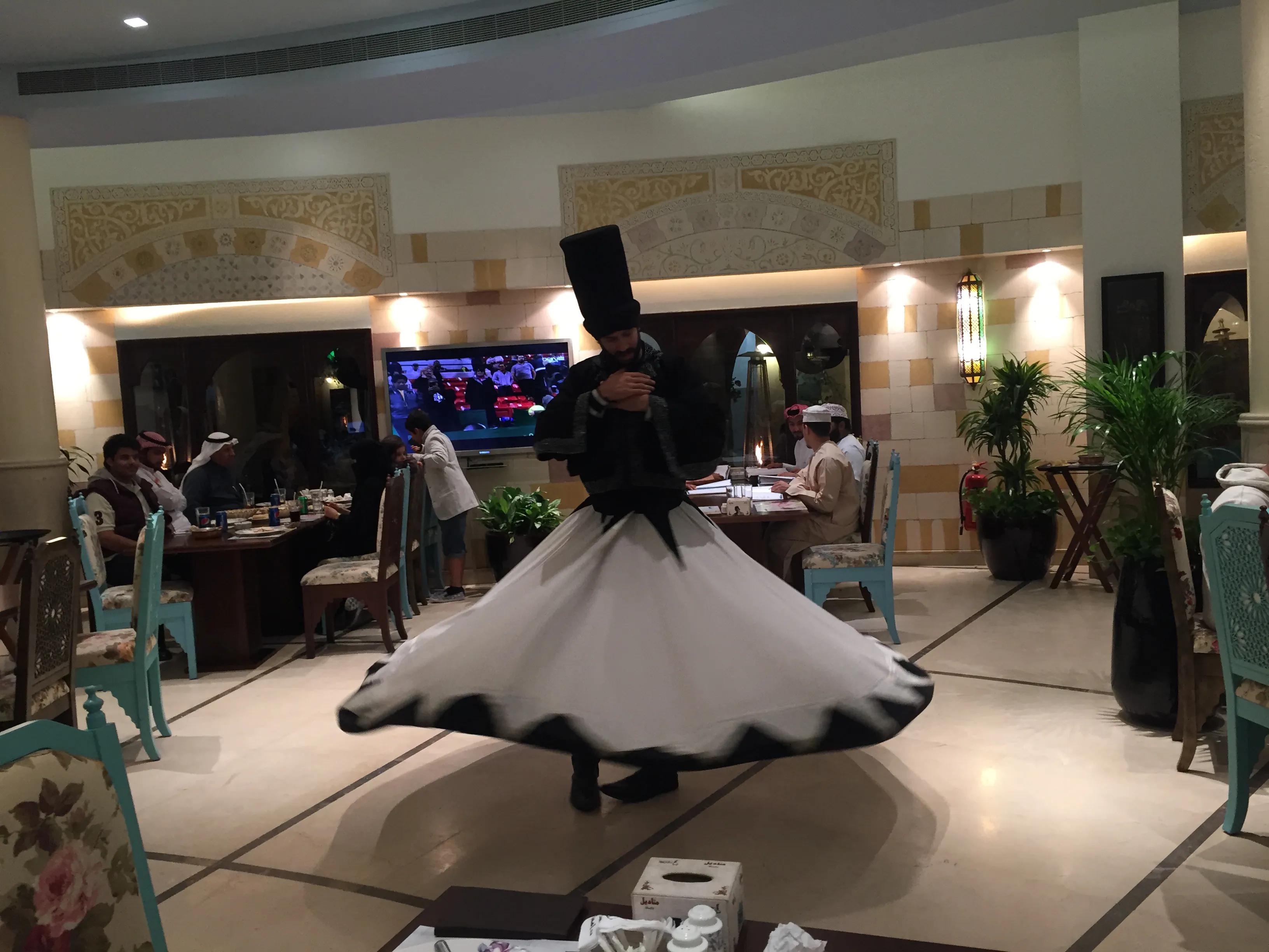 卡塔尔富得流油,卡塔尔流油