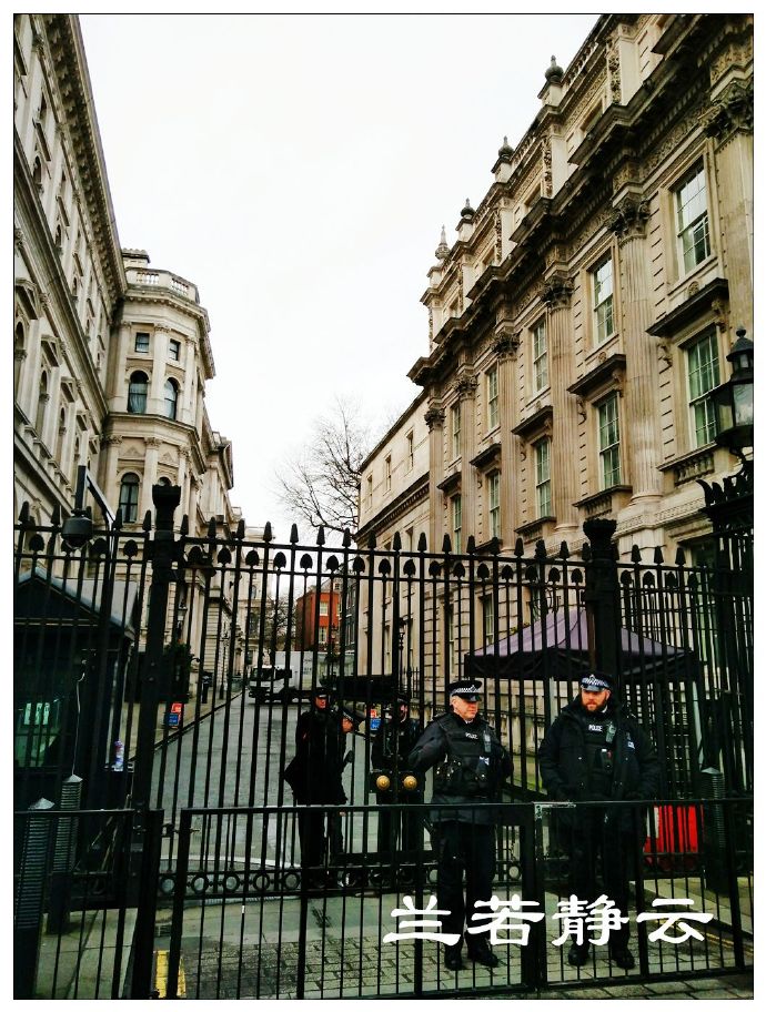 英国美女马术骑手,英国女王出行皇家马队