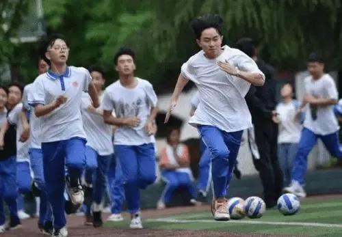 巩汉林怒批足球队,巩汉林怒批国足短视频