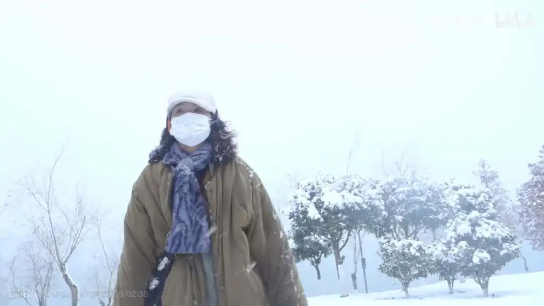 我是秋水，一个失业博主、丧逼青年