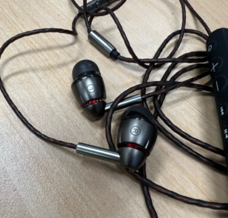 什么牌子的耳机音效好一点耐用,什么品牌的有线耳机音质比较好