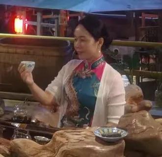 一笑一乐美心境，一茶一酒暖情怀