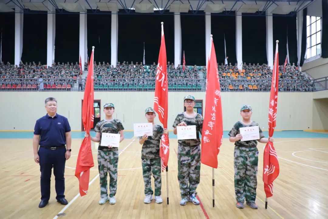 盐城市初级中学2023年“铁军国防训练营”闭营仪式隆重举行