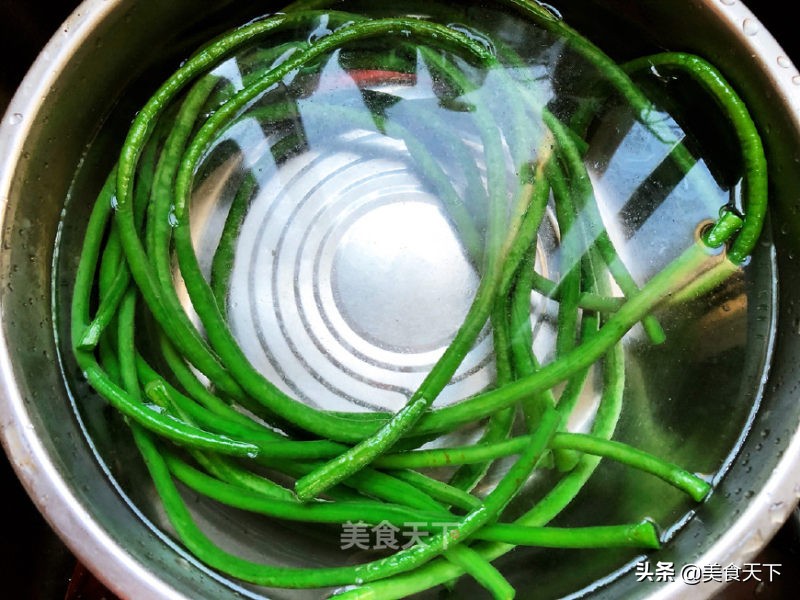 豇豆怎样做既可以当饭又可以当菜,家常豇豆的做法配什么更好吃