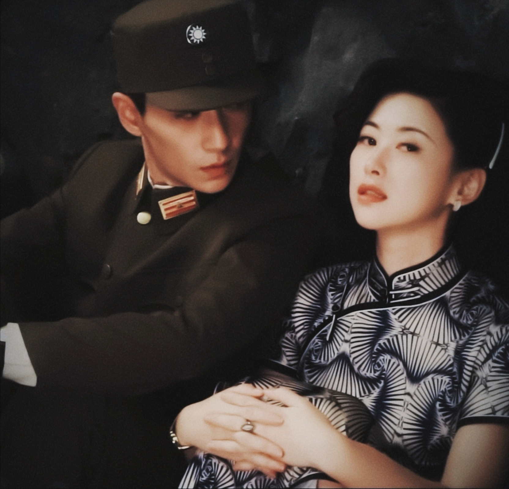 近十年评分最高的10部谍战剧，《对手》第九，《风筝》排第三