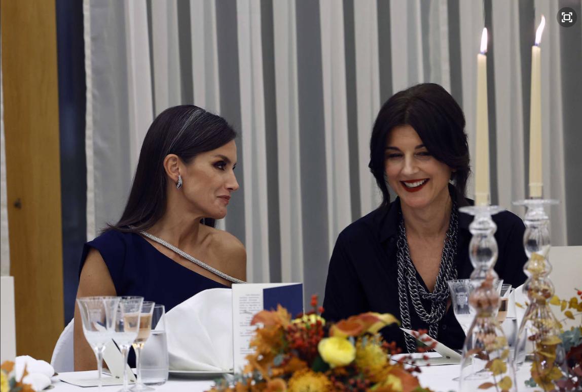 莱蒂齐亚穿长裙,莱蒂齐亚出席活动