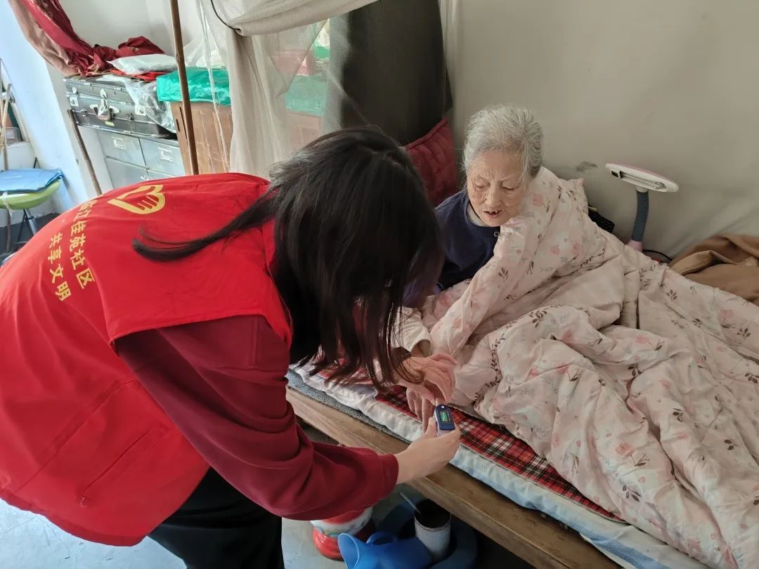 春运暖心送防疫中药包,防疫暖心包