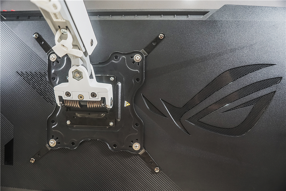 48英寸巨屏OLED电脑显示器——华硕巨擎48OLED入手4个月体验