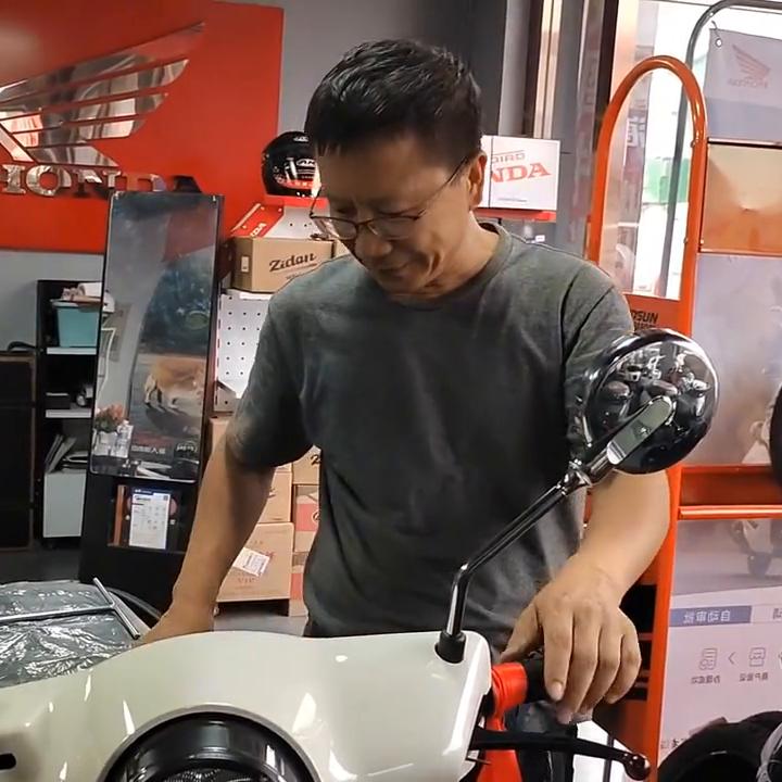 摩托车后视镜的正确调整方法,摩托车后视镜松了怎么调紧图解