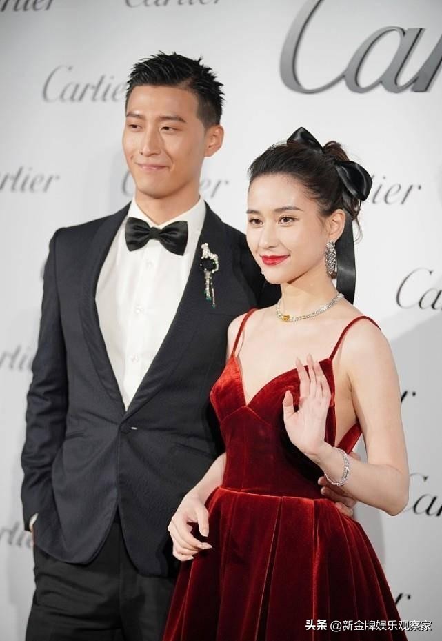 何超莲窦骁足球队,何超莲大婚背后花朵衣服