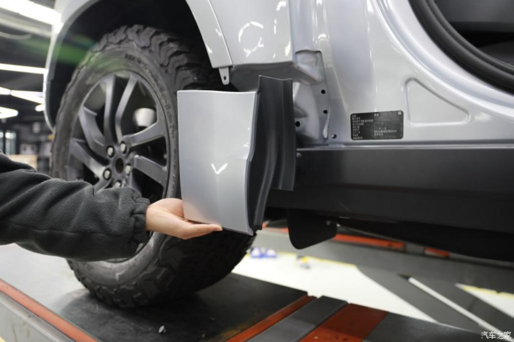 路虎卫士改装17寸轮毂,路虎卫士22寸黑色轮毂固定踏板