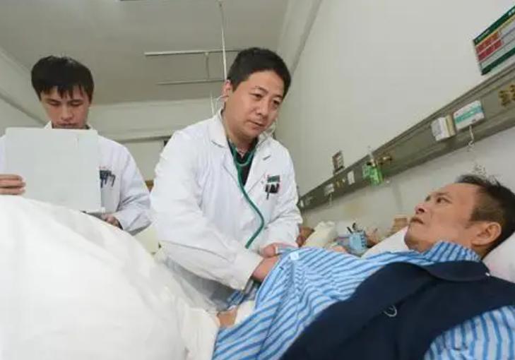 晚期肝癌抗癌成功人士,肝癌晚期10年生前最后一段影像