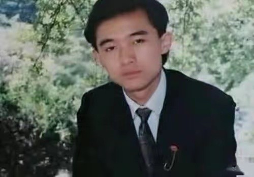 乐嘉为什么变成现在这个样子,跌下神坛的乐嘉真的落魄了吗