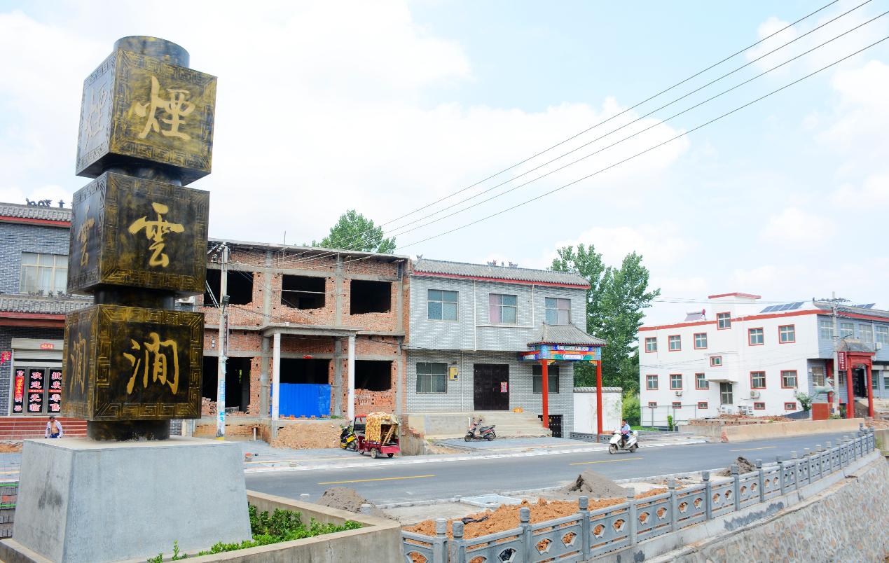 “造假教父”方兴庆：带领全村靠造假脱贫，警察找上门也没办法