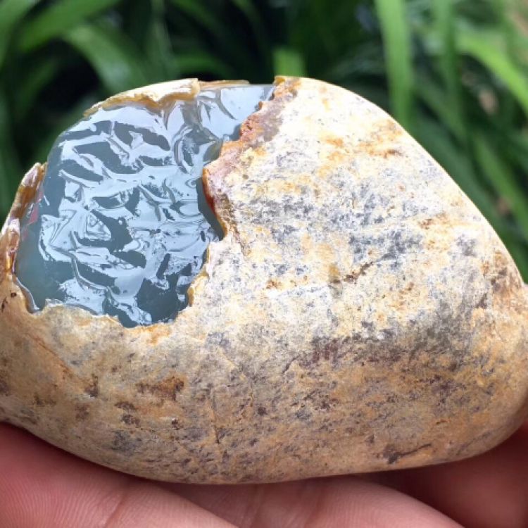 翡翠是老坑的好还是新坑的好,翡翠有哪些坑你都知道吗