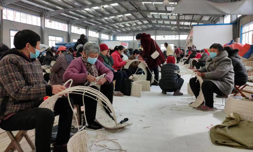 东平县老湖镇：用心搭建新平台，巧手编织致富梦