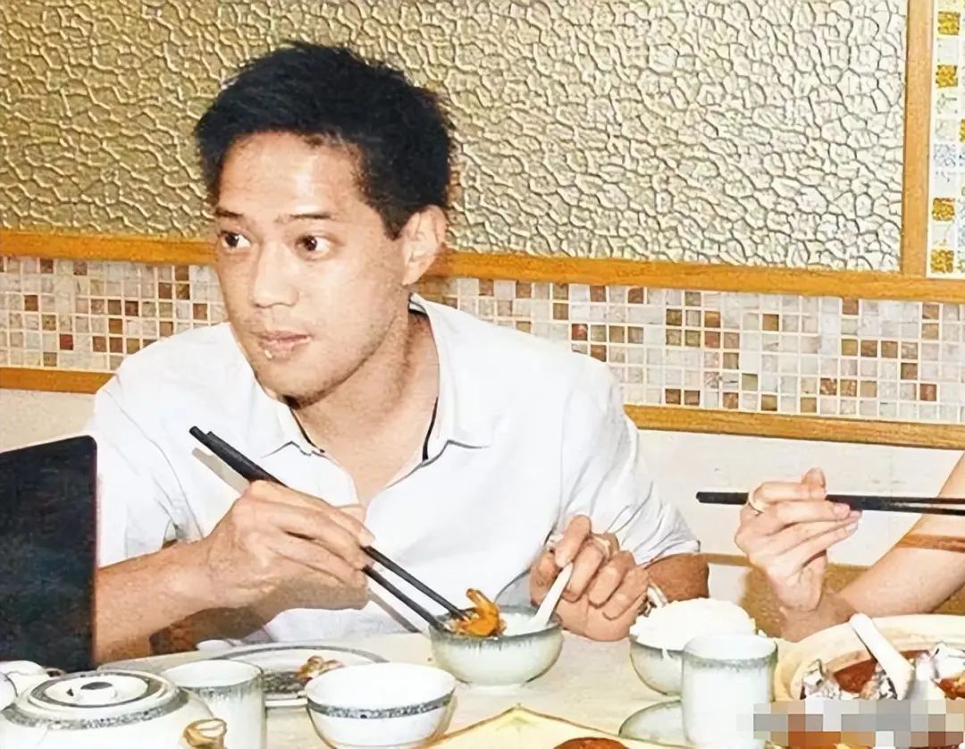 被富二代老公逼迫净身出户，放弃牛津成“最惨阔太”的她，太惨了