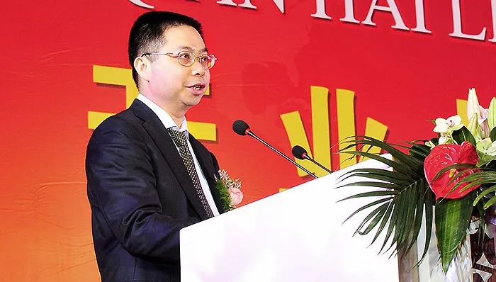 姚振华身价暴涨8倍,姚振华保安拒绝进入合法吗