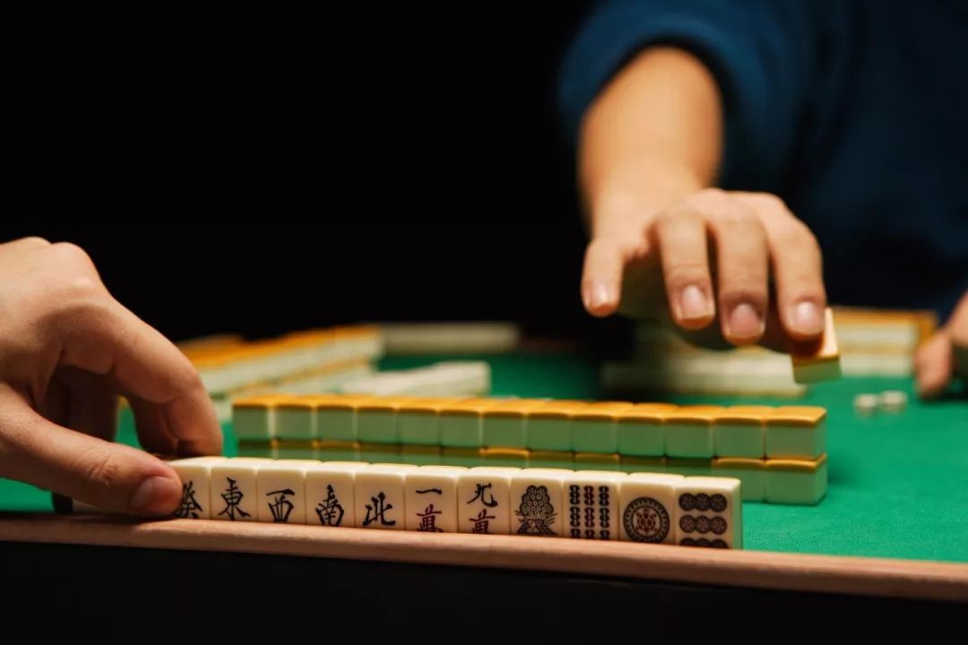 农村又现四大“毒瘤”，40岁到70岁的人更容易沾上，需严惩打击