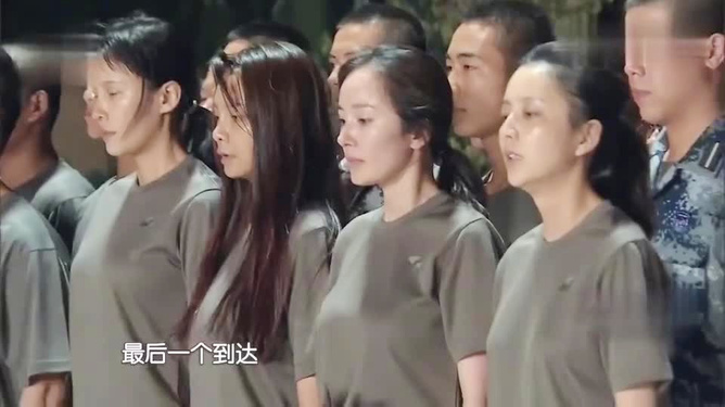 最有钱女明星刘亦菲,刘亦菲秀名贵翡翠大耳环