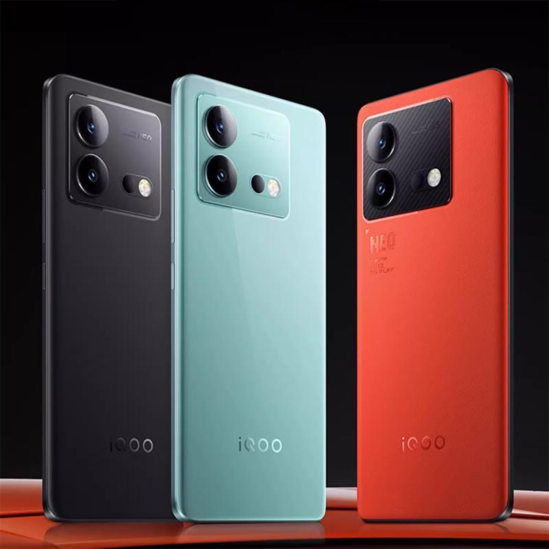 iqooneo8竞速版曲面屏直面屏,iqooneo8同价位手机对比