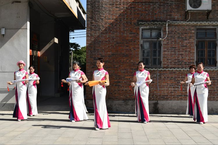 祝贺书院成立,热烈祝贺新校落成