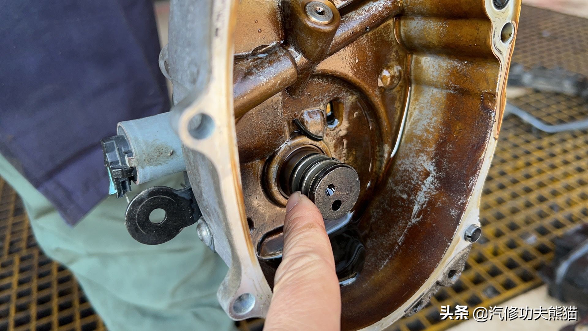 奥迪大众保时捷烧机油专修,2.0t奥迪a6烧机油吗