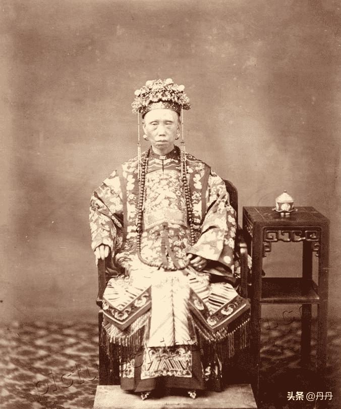 日军兽行:当着男人的面玷污了女儿,临走还残忍割下妻子乳房