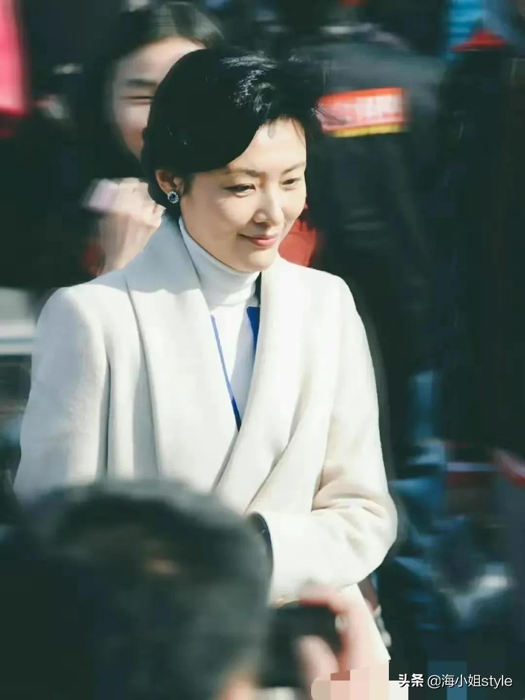 主持央视春晚的六大美女，李思思颜值担当，新人马凡舒抢镜