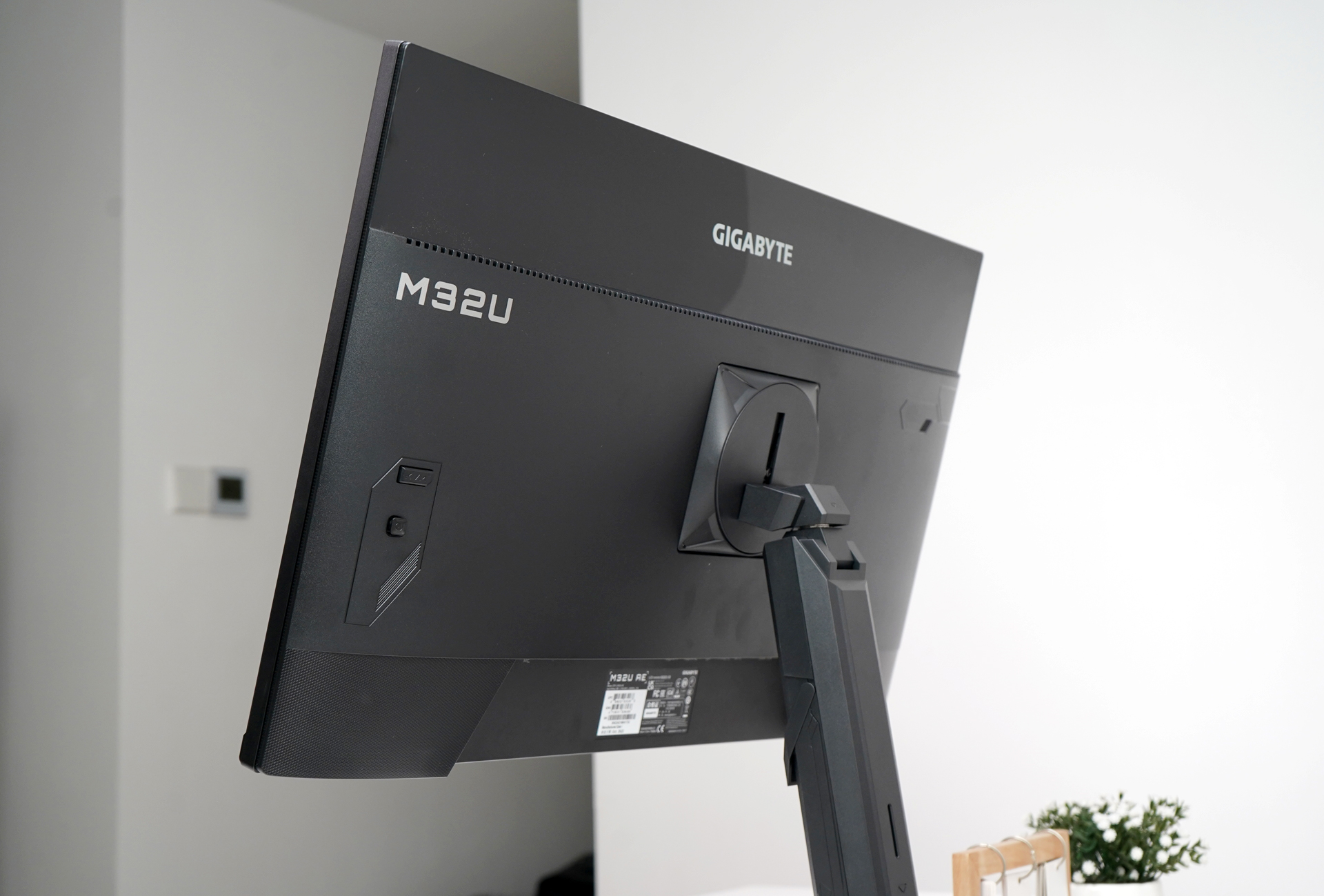 技嘉显示器m34,技嘉M32UC显示器